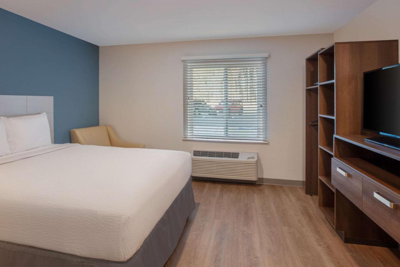 Woodsping Suites Washington Dc East Arena Drive Lake Arbor Екстер'єр фото