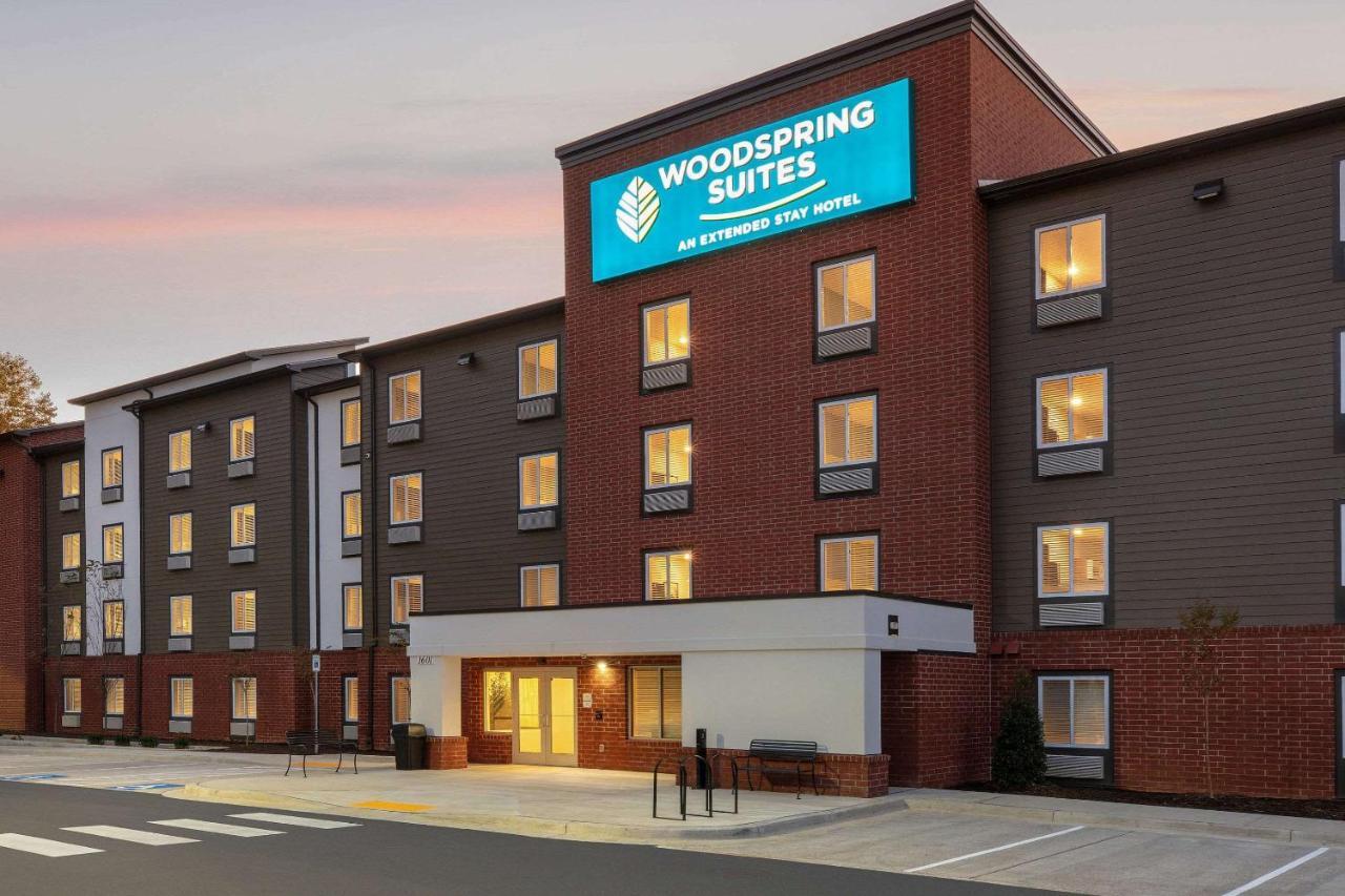 Woodsping Suites Washington Dc East Arena Drive Lake Arbor Екстер'єр фото