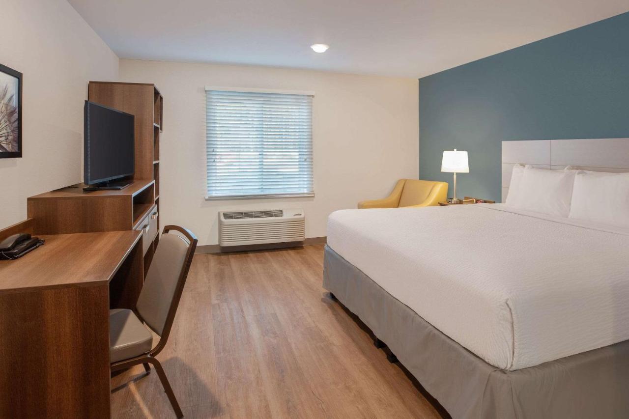 Woodsping Suites Washington Dc East Arena Drive Lake Arbor Екстер'єр фото