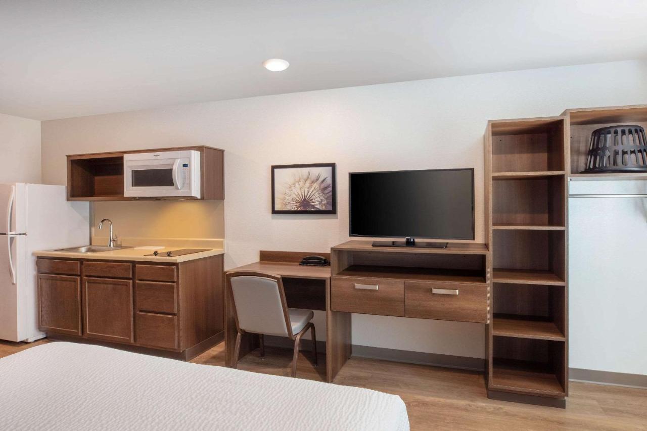 Woodsping Suites Washington Dc East Arena Drive Lake Arbor Екстер'єр фото